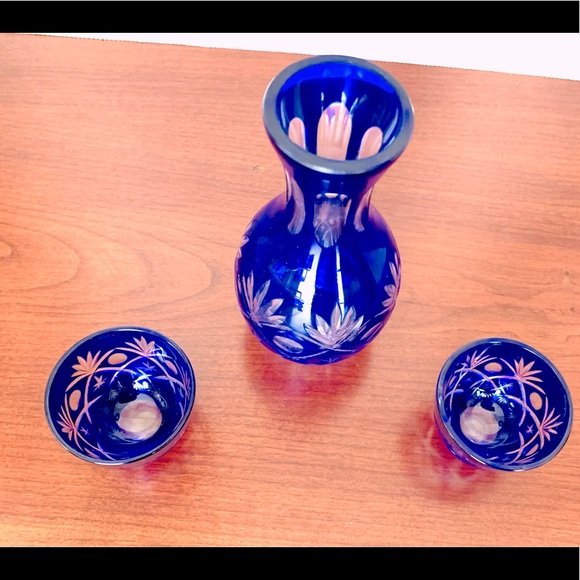 Gorgeous cobalt blue cut-to-clear real crystal carafe & 2 cordials shot glasses - Picture 2 of 4